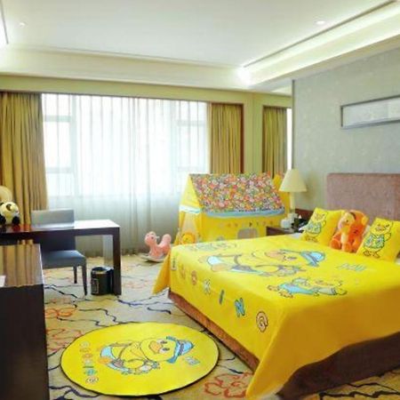 Eurasia International Hotel Dongguan  Bagian luar foto