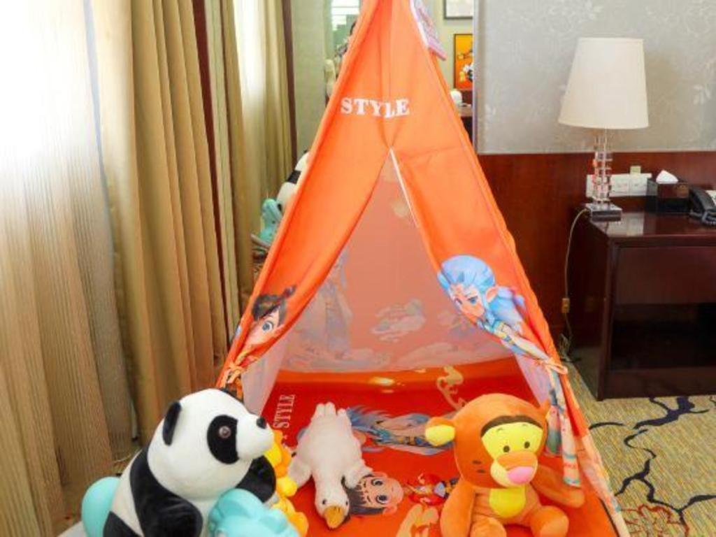 Eurasia International Hotel Dongguan  Bagian luar foto