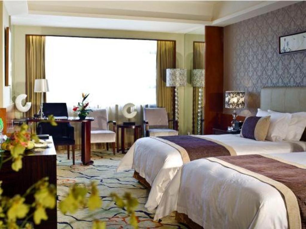 Eurasia International Hotel Dongguan  Bagian luar foto