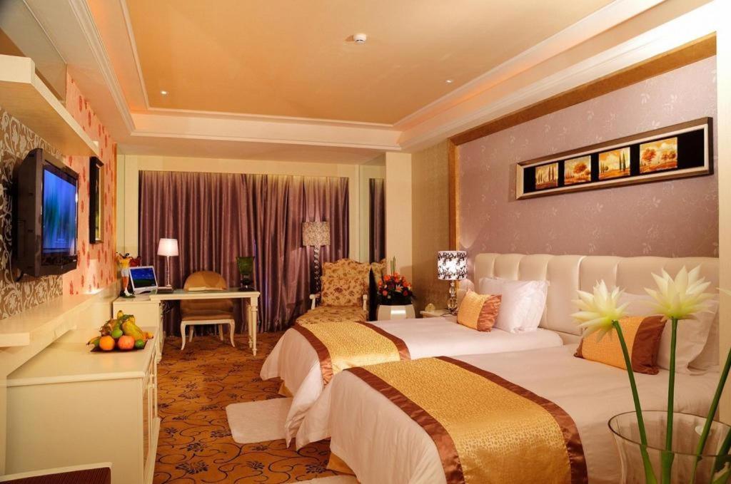 Eurasia International Hotel Dongguan  Bagian luar foto