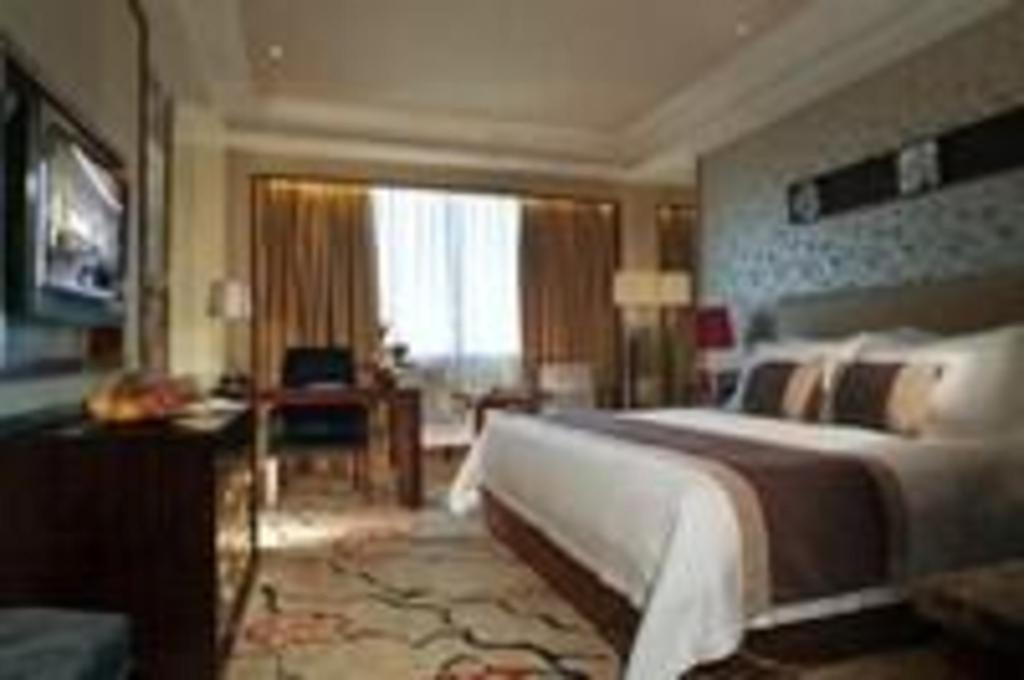 Eurasia International Hotel Dongguan  Bagian luar foto