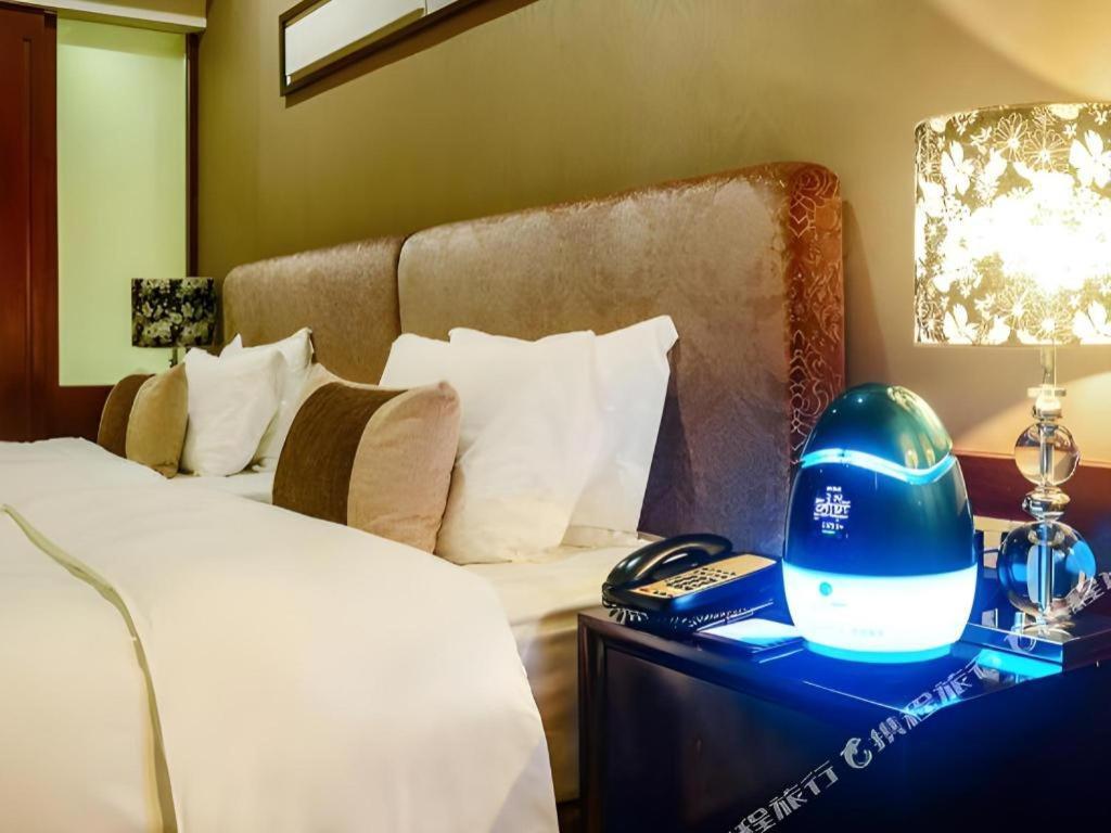 Eurasia International Hotel Dongguan  Bagian luar foto