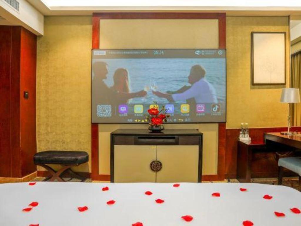 Eurasia International Hotel Dongguan  Bagian luar foto