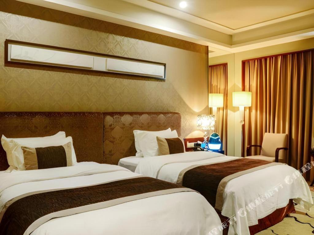 Eurasia International Hotel Dongguan  Bagian luar foto