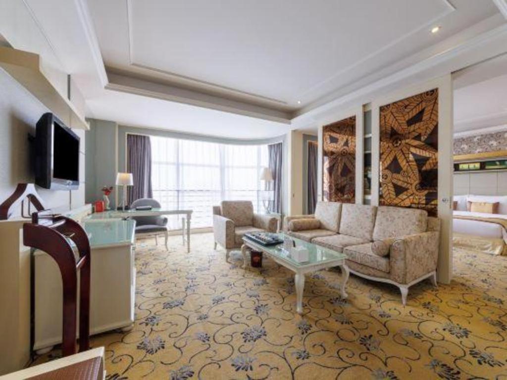 Eurasia International Hotel Dongguan  Bagian luar foto
