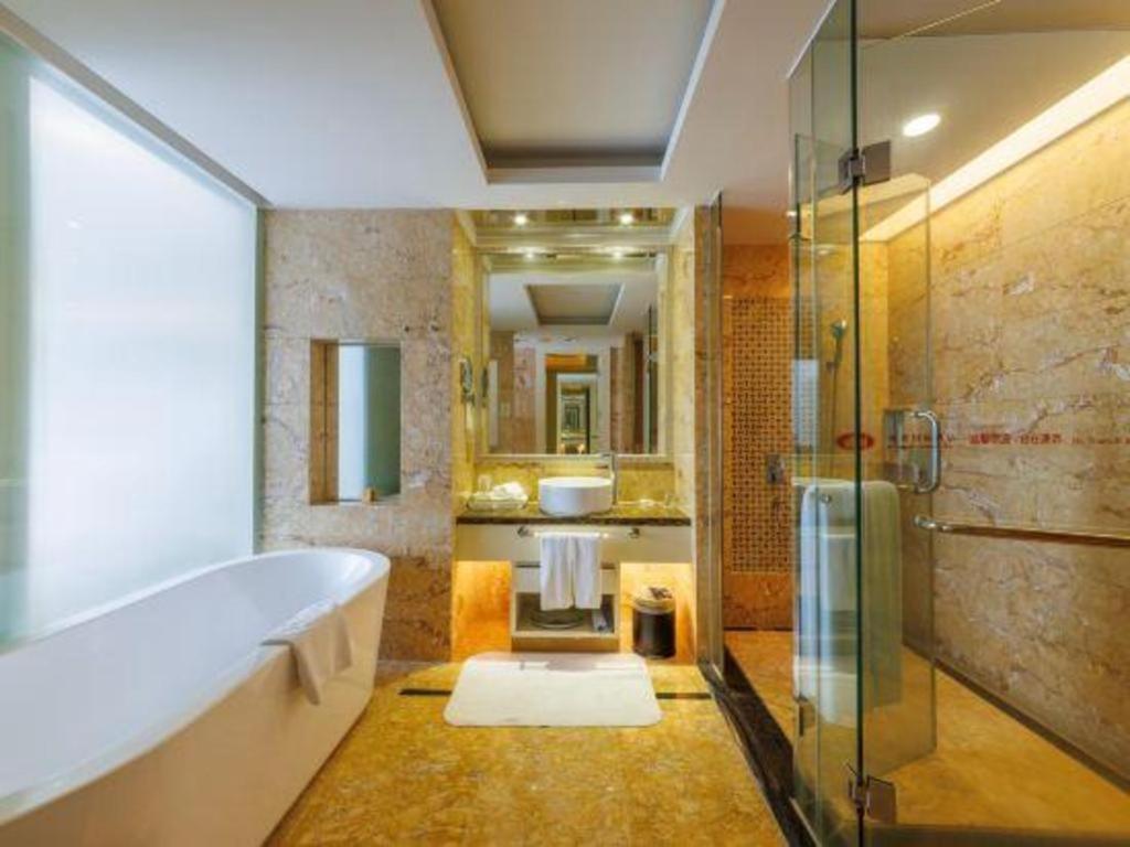 Eurasia International Hotel Dongguan  Bagian luar foto