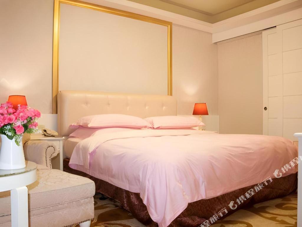 Eurasia International Hotel Dongguan  Bagian luar foto