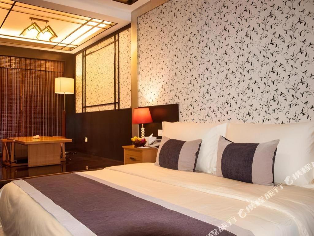 Eurasia International Hotel Dongguan  Bagian luar foto