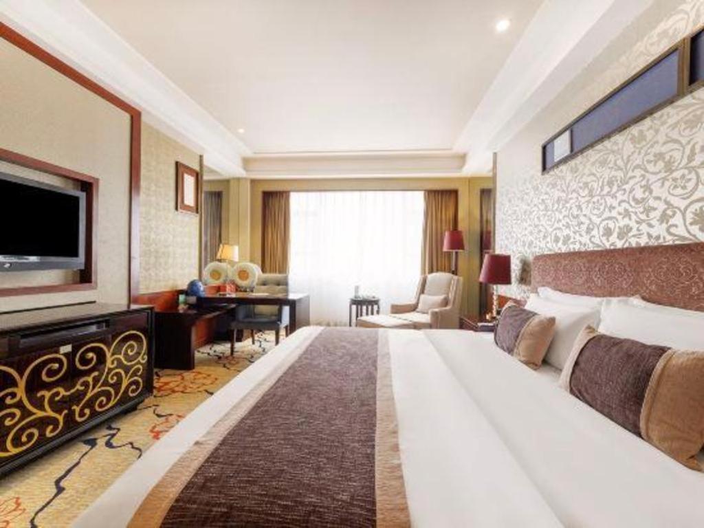 Eurasia International Hotel Dongguan  Bagian luar foto