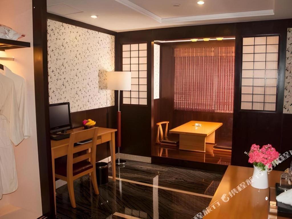 Eurasia International Hotel Dongguan  Bagian luar foto