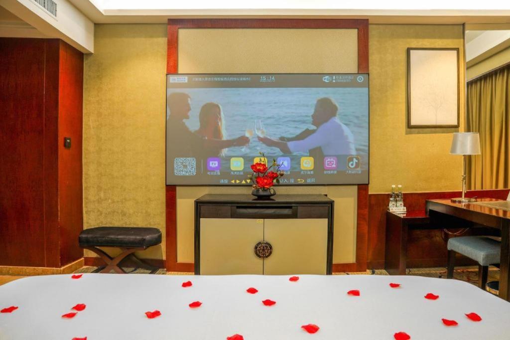 Eurasia International Hotel Dongguan  Bagian luar foto