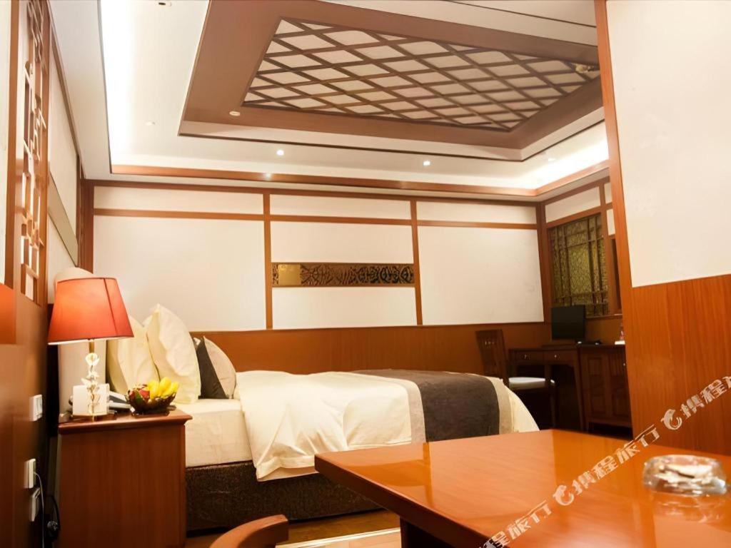 Eurasia International Hotel Dongguan  Bagian luar foto