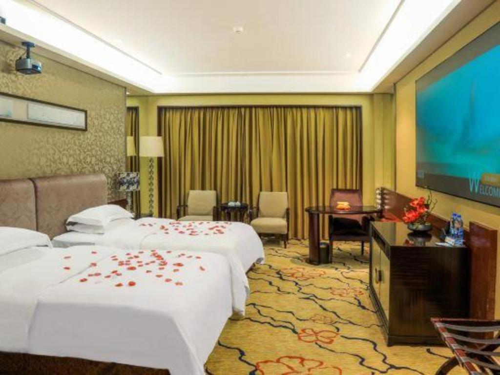 Eurasia International Hotel Dongguan  Bagian luar foto