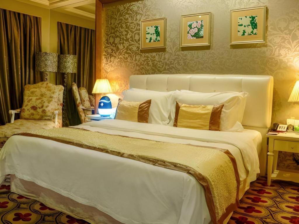 Eurasia International Hotel Dongguan  Bagian luar foto