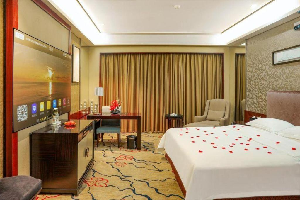Eurasia International Hotel Dongguan  Bagian luar foto