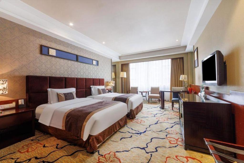 Eurasia International Hotel Dongguan  Bagian luar foto